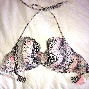 Beautiful Victoria’s Secret bikini top!